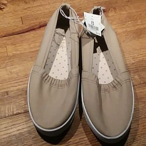 Basic Edition canvas shoes